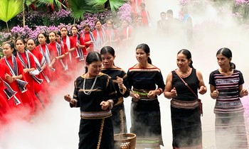 Thổ cẩm Tây Nguyên lên sàn diễn ở miền mơ tưởng Măng Đen