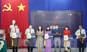 Nhận máy tính, cô giáo chuyên cắm bản chia sẻ dự định không ai nghĩ đến