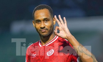 Tiền đạo Viettel nhận giải Vua phá lưới AFC Cup dù đội nhà đã bị loại