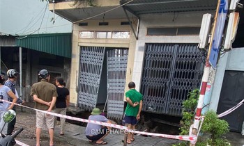 Quảng Ninh: Di dời khẩn cấp nhà dân vì mưa lớn gây sụt lún