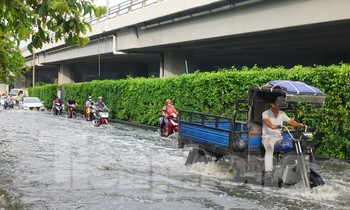 Nam bộ mưa lớn, đỉnh triều cường có thể xuất hiện vào hôm nay