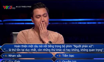 Việt Anh khóc Lúc được đặt ra những câu hỏi về câu thoại có tiếng của NSND Hoàng Dũng bên trên Ai là triệu phú