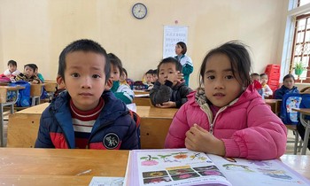 Nhiều ý kiến cho rằng, chỉ nên mua sách cho học sinh vùng khó khăn mượn Ảnh: Quỳnh Anh