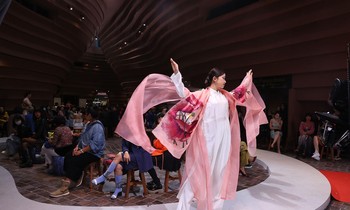 “Bước chân di sản” tổ chức trong Bảo tàng Gốm Bát Tràng được giới trẻ yêu thích