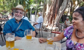 Cặp vợ chồng nghệ sĩ Carlos Sanchez và Maria del Carmen Suarez
