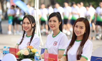 Người đẹp Hoa hậu Việt Nam kêu gọi từ bỏ thuốc lá