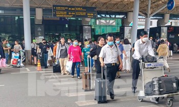 Đón gần 150.000 khách, Tân Sơn Nhất 'phá vỡ' kỷ lục Tết