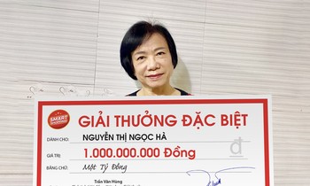 Nữ khách hàng Hà Nội chiến thắng 1 tỷ đồng - trở thành Tỷ phú tiếp theo của Smart Shopping