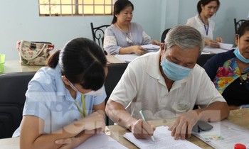 Người dân Bình Dương phấn khởi nhận tiền bồi thường dự án Vành đai 3