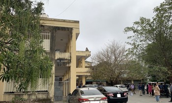 Thanh Hoá: Đình chỉ công tác nữ văn thư bán 60 thùng hồ sơ cho người mua phế liệu