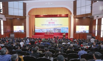 Doanh nghiệp đóng cửa, người lao động mất việc chỉ vì một quy định