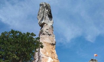 Tìm giải pháp bảo tồn thắng cảnh Hòn Vọng Phu đang bị sạt lở nghiêm trọng