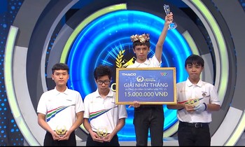 Học bá xứ Huế giành chiến thắng Đường Lên Đỉnh Olympia tháng với 305 điểm