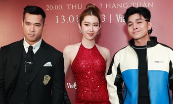 "Cặp đôi tin đồn" Thúy Ngân - Trương Thế Vinh gặp khó khăn khi đóng cảnh hôn