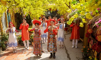 Tăng Phúc lan tỏa thông điệp yêu thương mùa Valentine với “Mình Cưới Nhau Nha”