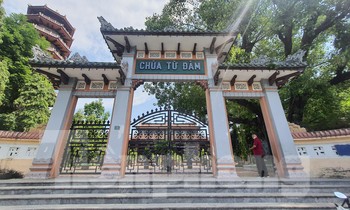 Phát hiện bất ngờ trên văn bia trước chùa Từ Đàm