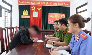 Dùng video, ảnh ‘nóng’ cưỡng dâm người yêu cũ