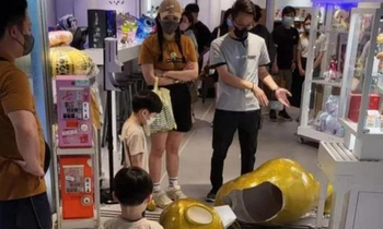 Vụ bố mẹ đền bức tượng 100 triệu vì con vô tình làm vỡ: Bé trai 5 tuổi sốc đến mức sang chấn tâm lý