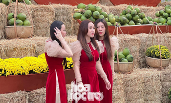 Giới trẻ TP.HCM nô nức rủ nhau diện đồ xinh xuống phố, Tết đang đến thật gần rồi!