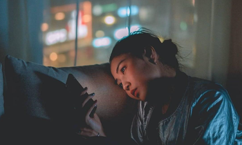 Anh ấy nhắn tin trả lời bạn sau vài giây, vài phút hay một ngày đều có thông điệp ẩn đấy!