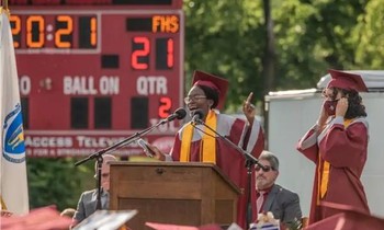 Nữ sinh được nhận vào ĐH Harvard nhường học bổng cho người khác, khiến ai cũng xúc động