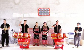 Lào Cai đã triển khai rất nhiều các lớp dạy và bảo tồn và lưu giữ văn hoá truyền thống các dân tộc ít người trên địa bàn