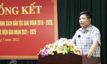 Thứ trưởng, Phó Chủ nhiệm UBDT Y Thông phát biểu tại Hội nghị