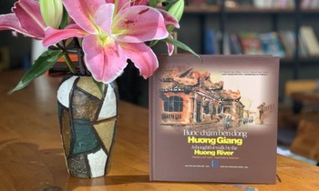 “Lang thang phố thị“: Khám phá Việt Nam tươi đẹp qua tranh ký họa