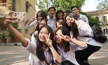 Teen TP.HCM dự bế giảng trực tiếp và online, trường không tổ chức họp phụ huynh tập trung