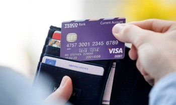 Dù không bắt buộc nhưng tại sao bạn vẫn nên đổi thẻ ATM gắn chip trước ngày 31/12/2021?
