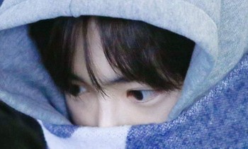 Hãy nhìn thật kỹ bức ảnh này, trong 10 giây bạn có đoán ra được đây là idol nào không?