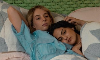 Trích dẫn truyền cảm hứng từ “Do Revenge”: Đừng chạy theo giá trị người khác cho là đúng!