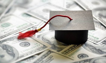 Du học sinh kêu trời vì phải đóng nguyên học phí dù trải nghiệm học online thực sự tệ