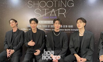 Fan Việt hóa "nàng Cỏ", F4 Thái Lan tỏ tình cực mượt trước giờ concert