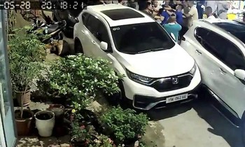 Công an vào cuộc vụ đánh hội đồng tài xế sau va chạm giao thông