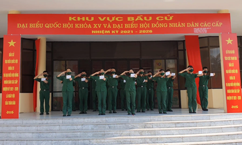 Sôi động ‘Vũ điệu đi bầu’ của tuổi trẻ Học viện Kỹ thuật Quân sự
