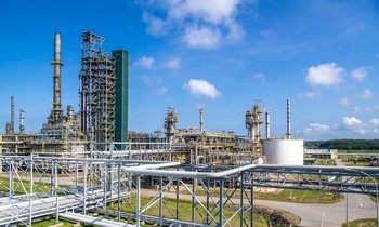 Nhà máy lọc dầu Dung Quất.