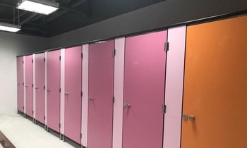 Vách ngăn vệ sinh Compact được rất nhiều chuyên gia và khách hàng đánh giá cao về hình thức cũng như chất lượng.