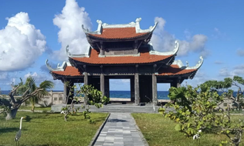 Những ngôi chùa thiêng ở Trường Sa