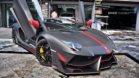 Lamborghini Aventador độ phong cách người dơi