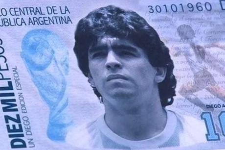 Hình ảnh Maradona trên tờ tiền Argentina rất ấn tượng và đầy ý nghĩa. Từng chi tiết mềm mại trên đồng tiền là biểu tượng cho sự tôn trọng và tình yêu của người dân Argentina dành cho huyền thoại bóng đá này. Hãy xem xét khám phá nó từ bản thân bạn.