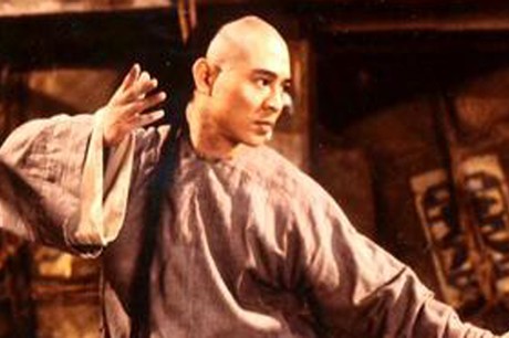 Khám phá huyền thoại Hoàng Phi Hồng qua bức ảnh này, hắn là một nhân vật võ thuật với sức mạnh phi thường và truyền thống kung fu đặc trưng. Nếu bạn yêu thích võ thuật và muốn tìm hiểu về lịch sử, hình ảnh này không thể bỏ qua.