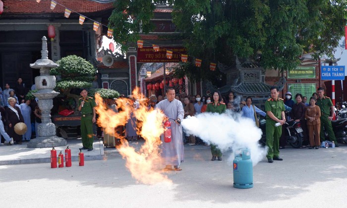 Tuyên truyền phòng cháy chữa cháy cho tăng ni, phật tử Lạng Sơn