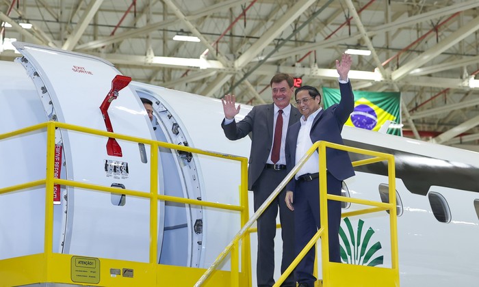 Thủ tướng Phạm Minh Chính thăm Tập đoàn hàng không hàng đầu thế giới tại Brazil