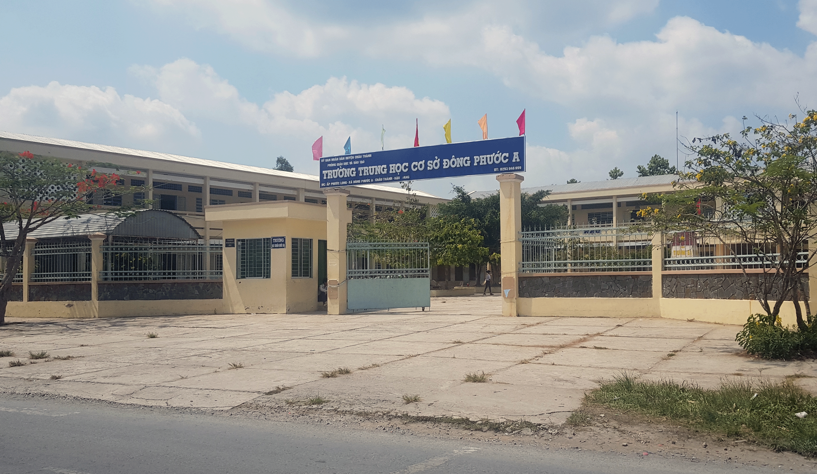 Trường THCS Đông Phước A (Châu Thành, Hậu Giang) nơi có tình trạng học sinh không biết đọc, biết viết.