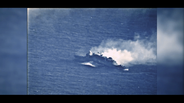 Cận cảnh chiến hạm Mỹ bị ngư lôi hủy diệt