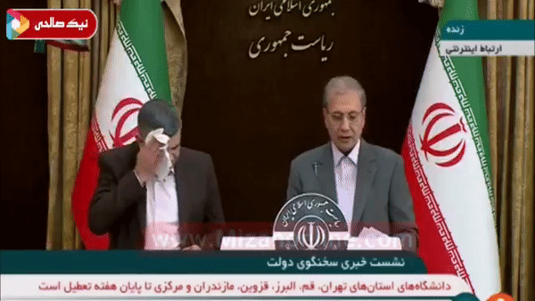 Thứ trưởng Iran vã mồ hôi lúc họp báo trước khi được chẩn đoán mắc Covid-19
