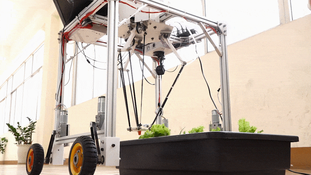 Sinh viên ĐH Bách Khoa chế tạo robot AI diệt cỏ trên ruộng rau