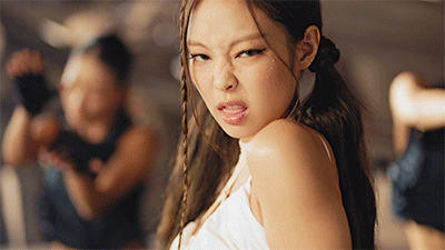 Trở lại cực hoành tráng với BLACKPINK nhưng Jennie vẫn nhận về loạt chỉ trích này