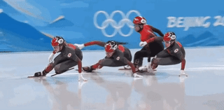 VĐV trượt băng Trung Quốc bị tình nghi chơi xấu khiến đối thủ ngã nhào